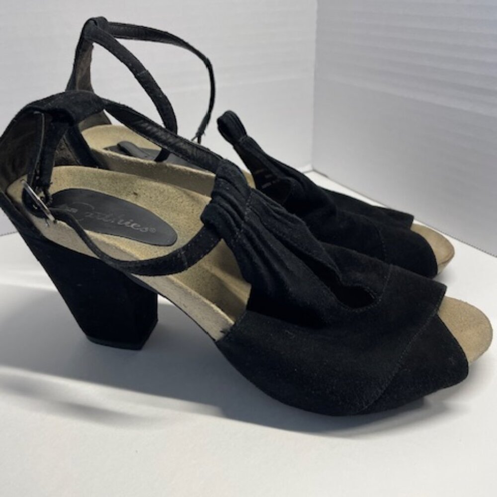 ✨ Earthies Black Suede Wedges — Size 10 — Great Condition - Picture 2 of 4